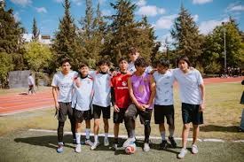 巴萨这是咋回事？法蒂没机会上场，他爸直接找高层“讨说法”